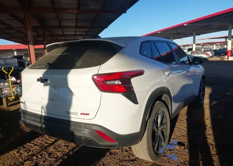 2024 Chevrolet Trax Fwd 1Rs z USA, uszkodzony, nr VIN KL77LGE26RC159929